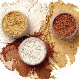 OPV BEAUTY · MEDIUM LOOSE SETTING POWDER